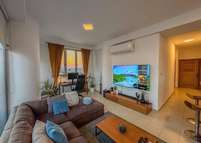 Seaview 3 Min Walk To Appartement Larnaca