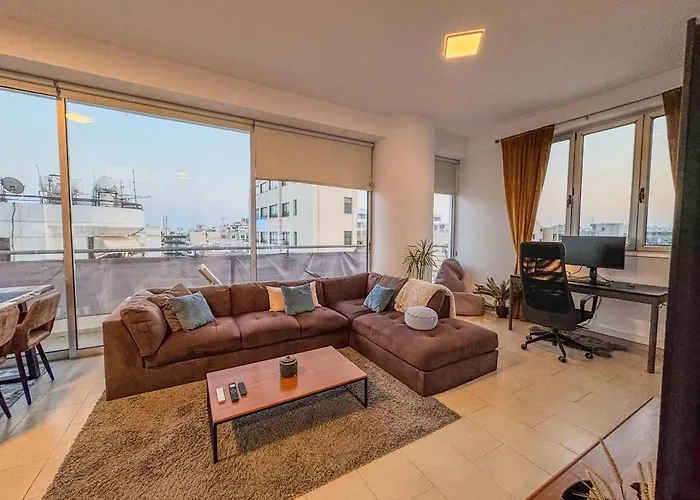 Seaview 3 Min Walk To * Larnaca