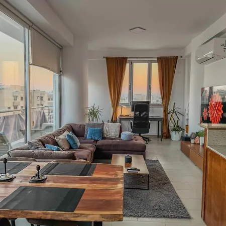 Апартаменти Seaview 3 Min Walk To Ларнака