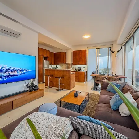 Seaview 3 Min Walk To * Larnaka