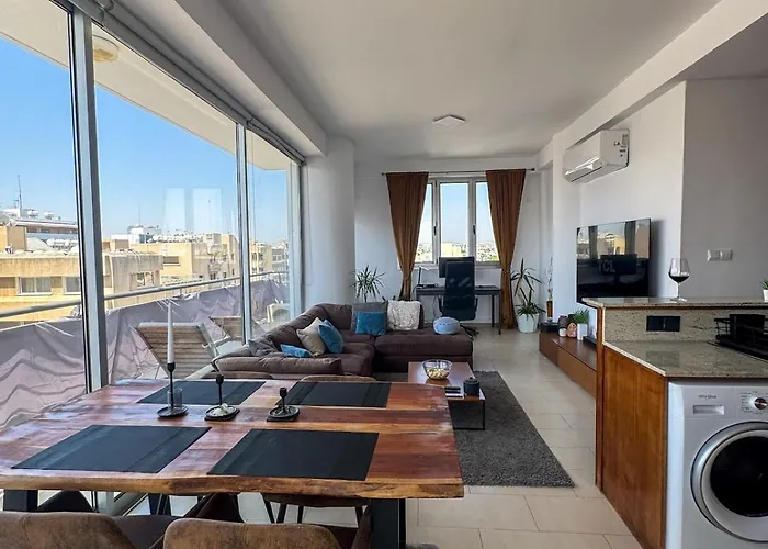 Seaview 3 Min Walk To Apartment Larnaka