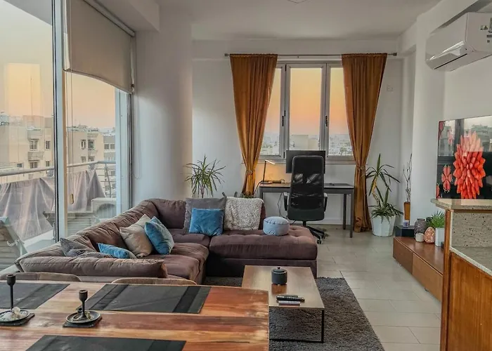 Apartment Seaview 3 Min Walk To Larnaka